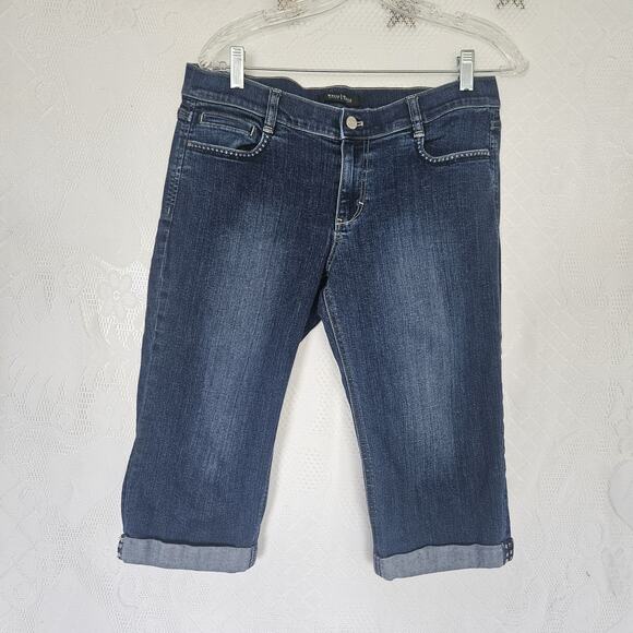 WHBM Size 8 Noir Pedal Pusher Capri Embroidered Bermuda Denim Shorts Classic - Picture 1 of 16